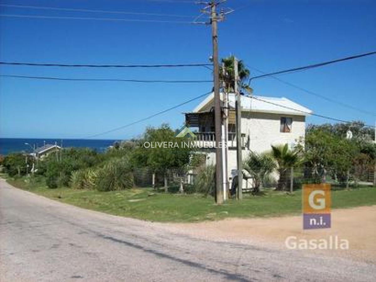 Casa ID.12141 - Casa en venta en El Chorro a 200 mts del mar - Ref. 1594