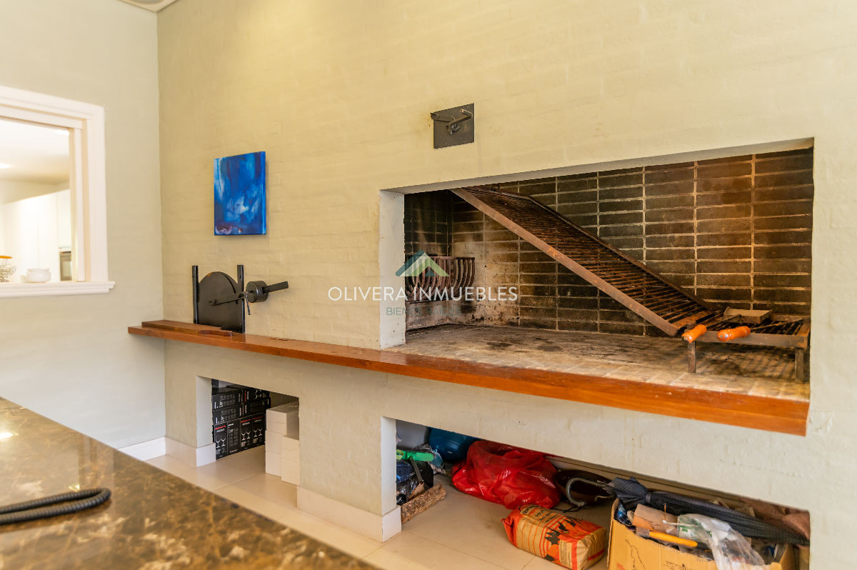 Casa ID.12454 - Mansión de estilo clásico en venta en el corazón de Beverly Hills