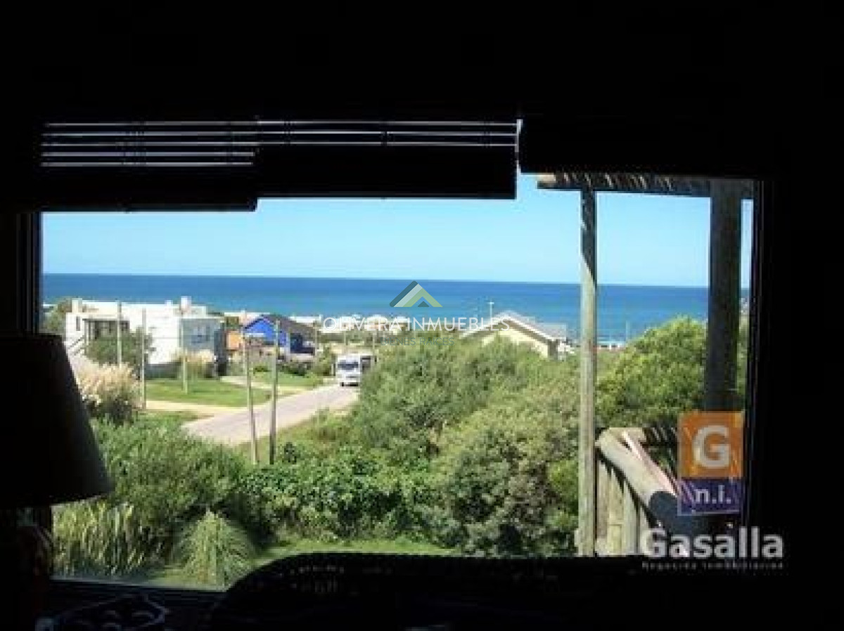 Casa ID.12141 - Casa en venta en El Chorro a 200 mts del mar - Ref. 1594