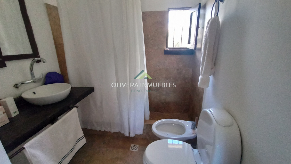 Casa ID.10519 - Casa En Venta - Zona El Chorro