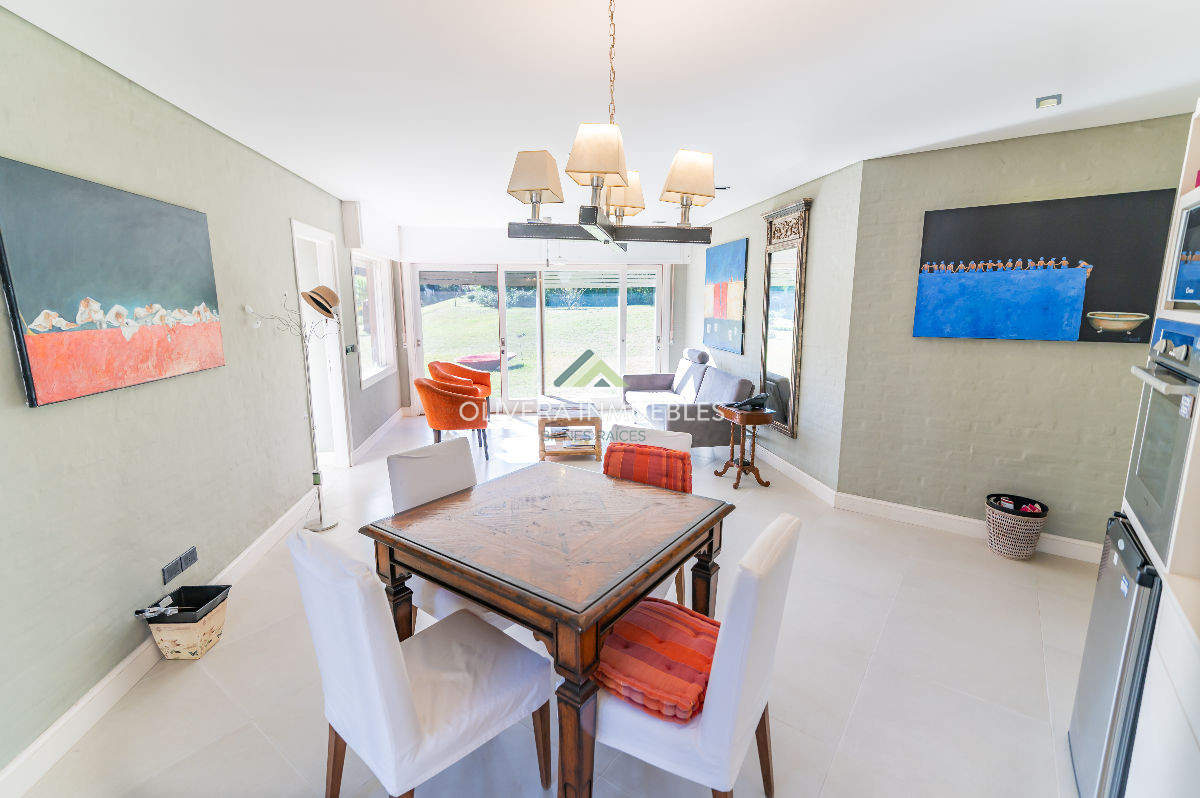 Casa ID.12454 - Mansión de estilo clásico en venta en el corazón de Beverly Hills