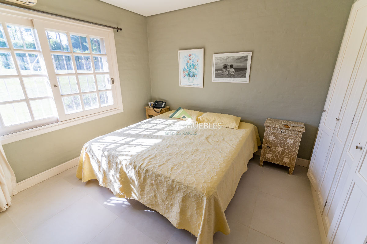 Casa ID.12454 - Mansión de estilo clásico en venta en el corazón de Beverly Hills