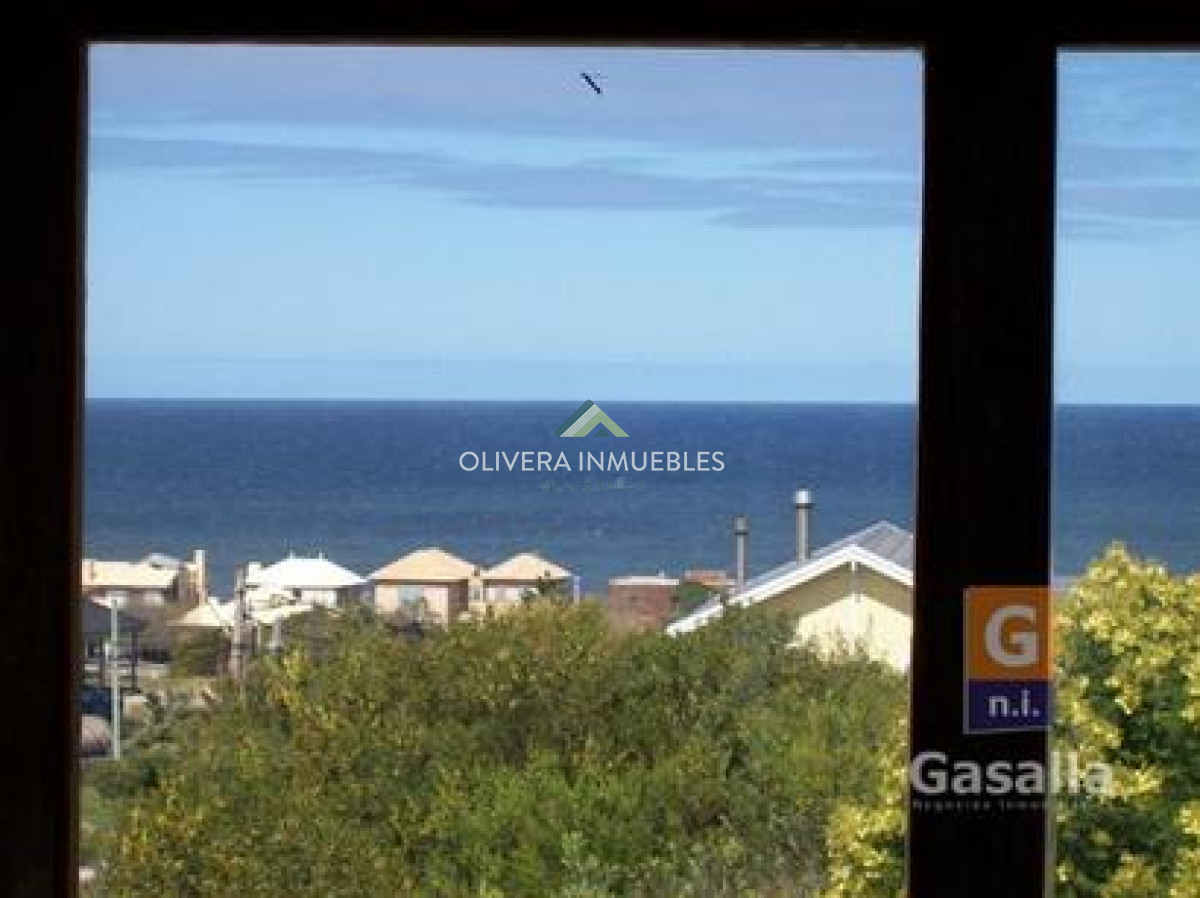 Casa ID.12141 - Casa en venta en El Chorro a 200 mts del mar - Ref. 1594