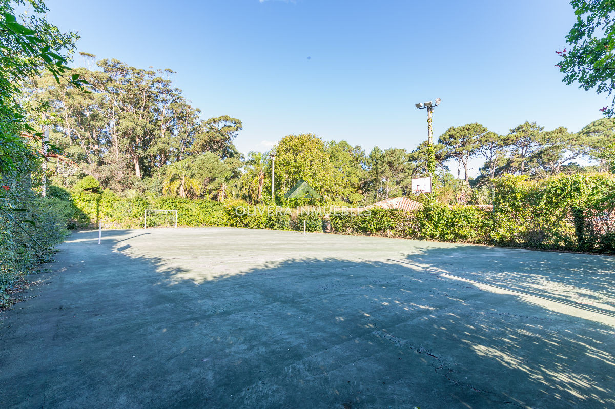 Casa ID.12454 - Mansión de estilo clásico en venta en el corazón de Beverly Hills