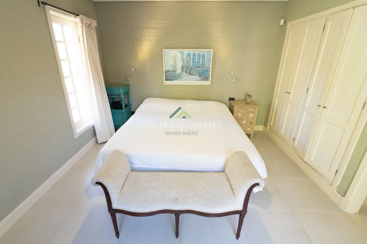Casa ID.12454 - Mansión de estilo clásico en venta en el corazón de Beverly Hills