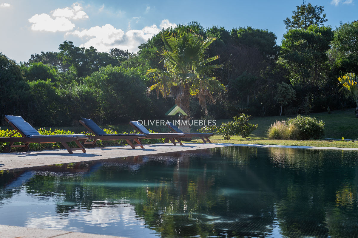 Casa ID.12454 - Mansión de estilo clásico en venta en el corazón de Beverly Hills