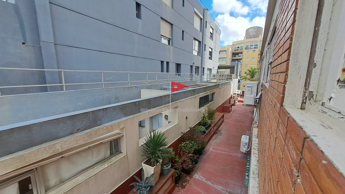 Apartamento ID.248 - Apartamento en Venta - Zona Península Ref. 7086