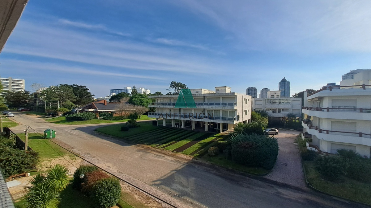 Apartamento ID.196 - Apartamento en Aidy Grill- Punta del Este. Ref. 3968