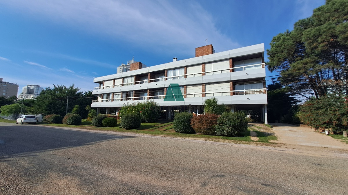 Apartamento ID.196 - Apartamento en Aidy Grill- Punta del Este. Ref. 3968