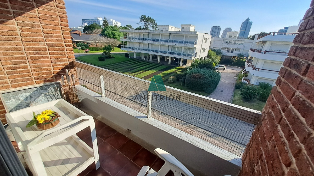 Apartamento ID.196 - Apartamento en Aidy Grill- Punta del Este. Ref. 3968