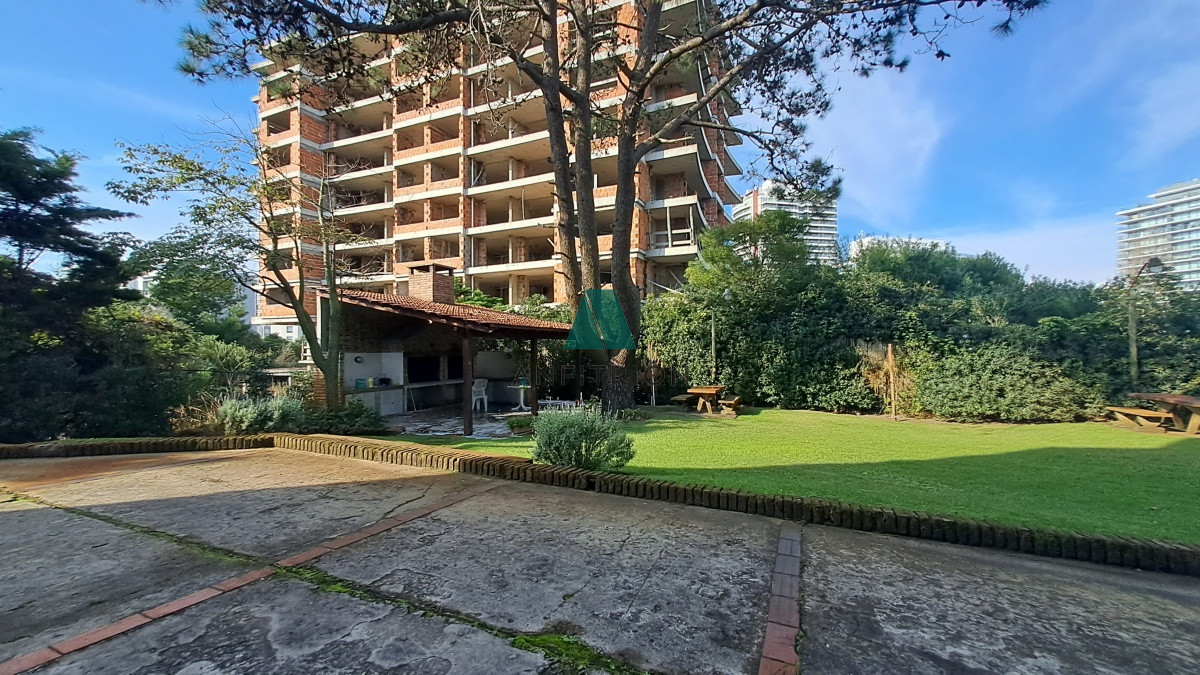 Apartamento ID.196 - Apartamento en Aidy Grill- Punta del Este. Ref. 3968