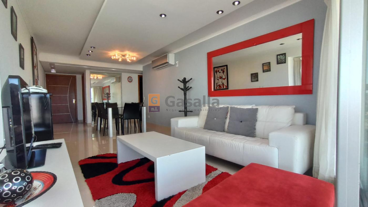 Apartamento en ALQUILER DE TEMPORADA en Playa mansa - Punta del Este Ref. 4475