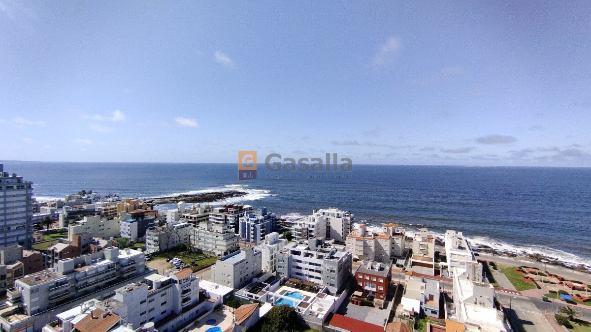 Apartamento En Alquiler - Zona Península Ref. 5536 - GSL2583A