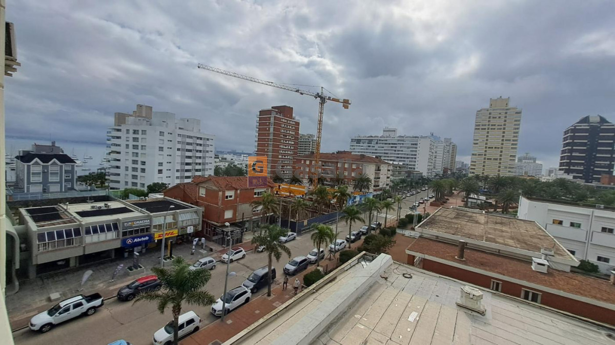 Apartamento en venta en Península - Punta del Este. Ref. 5915 - GSL3373A