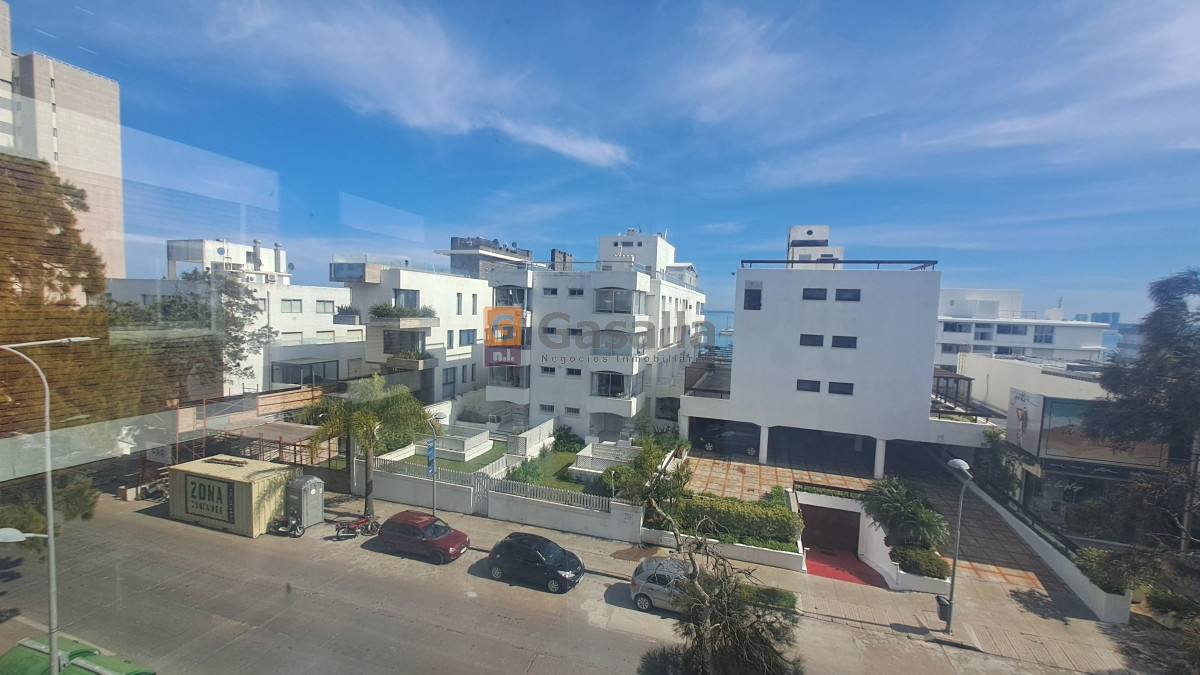 Apartamento En Alquiler de Temporada - Zona Península Ref. 6769