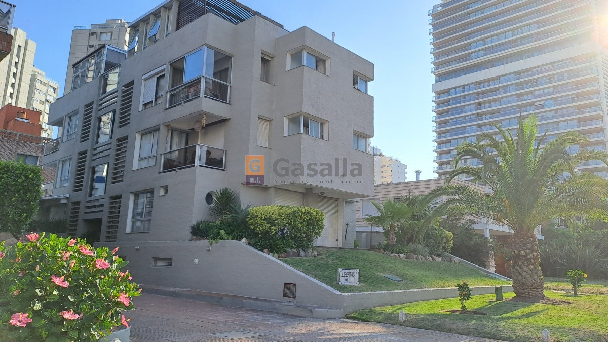 Apartamento En Venta - Zona Brava Ref. 5242 - GSL1879A