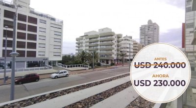 Apartamento En Venta  en Península- Punta del Este Ref. 5766