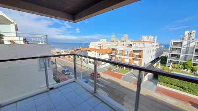Apartamento en Península cera de Playa el Emir En Venta -  Zona Península Ref. 93