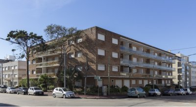 Apartamento en venta en Península - Punta del Este. Ref. 4853