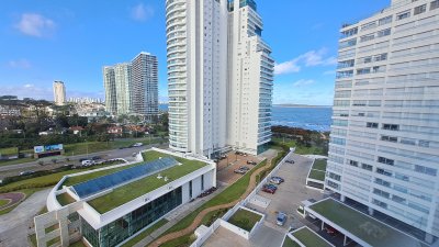 ALQUILER TEMPORAL en Punta del Este - Playa Mansa Ref. 4346