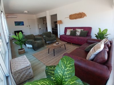 Apartamento en plena Península, Punta del Este. 