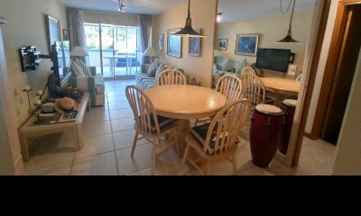 Amplio y cómodo apartamento en venta ubicado en Punta del Este zona Península. Ref. 4553