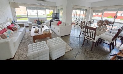Apartamento En Venta - Zona Península Ref. 7065