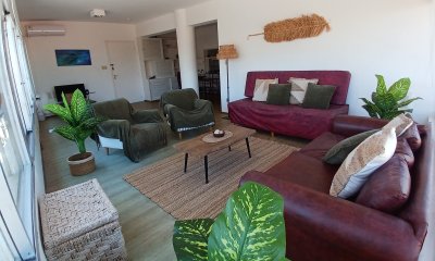 Apartamento en plena Península, Punta del Este. Ref. 4544