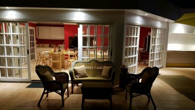 amplia residencia en punta del este en venta y alquiler - cantegril. ref. 4955 - gsl196c