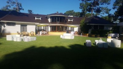 amplia residencia en punta del este en venta y alquiler - cantegril. ref. 4955 - gsl196c