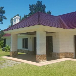 amplia residencia en punta del este en venta y alquiler - cantegril. ref. 4955 - gsl196c