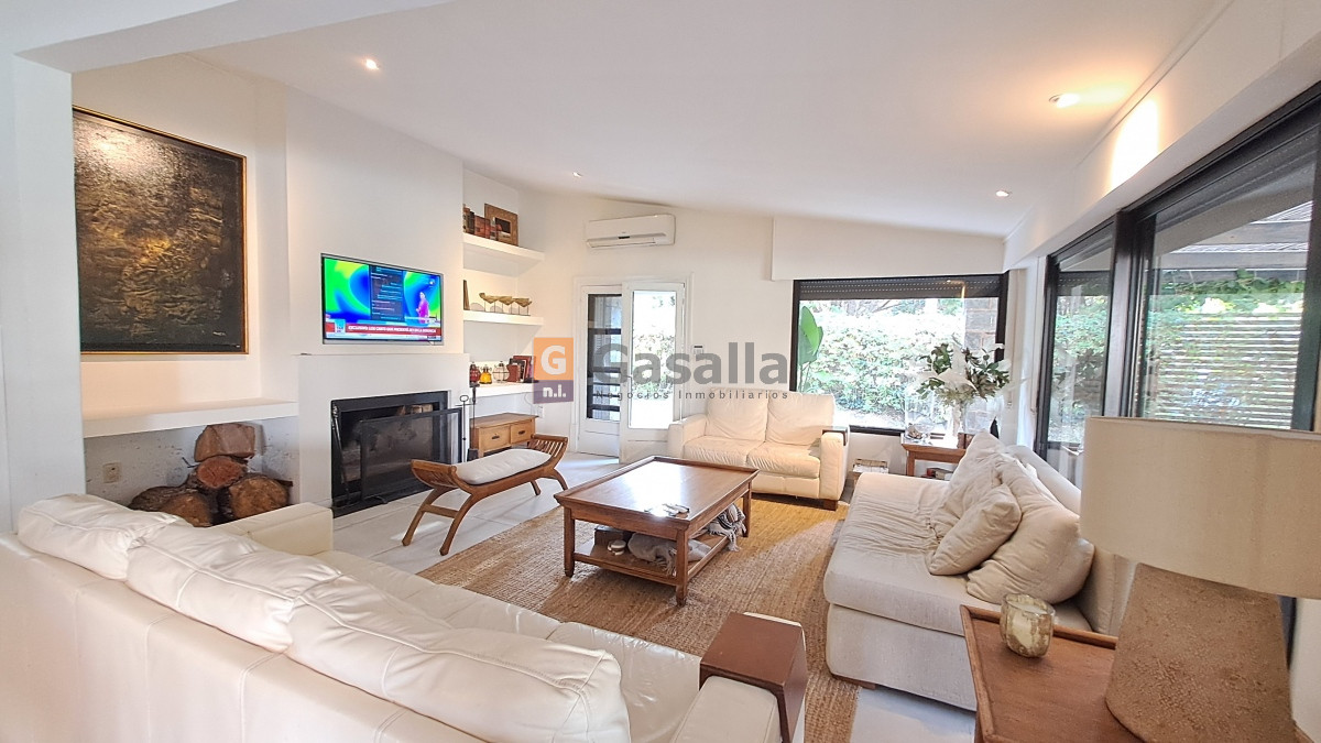 Casa En Alquiler de Temporada - Zona Mansa Ref. 6016 - GSL3701C