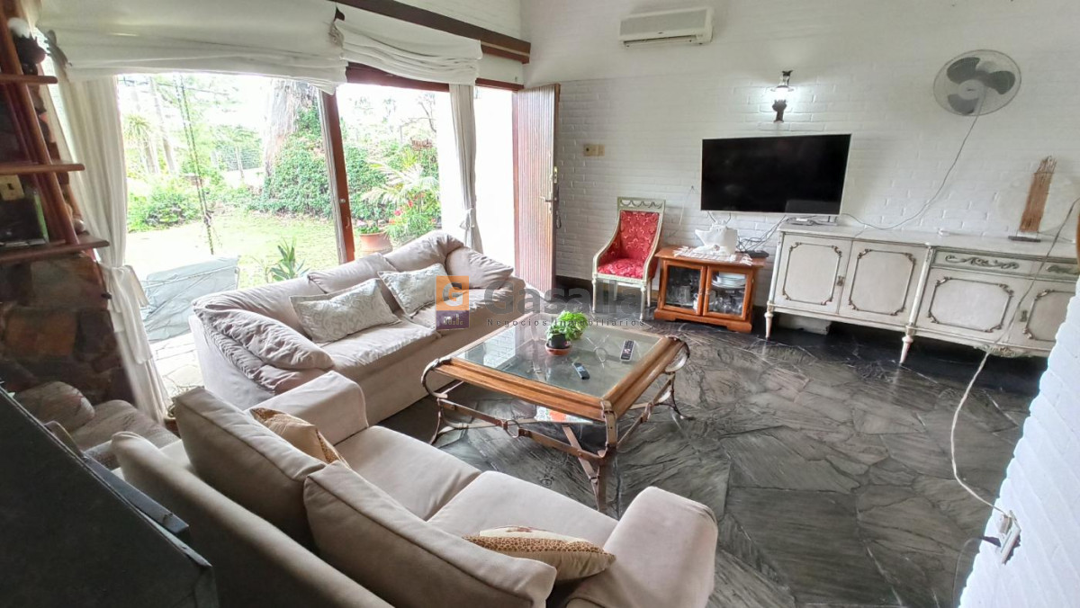 Chalet en venta - Zona Pinares. Ref. 826