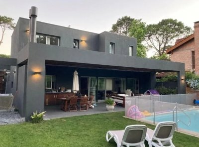 Casa estilo minimalista en alquiler anual e invernal - Zona Mansa Ref. 6487