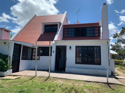 Casa En Alquiler Anual - Zona Piedras del Chileno Ref. 7211