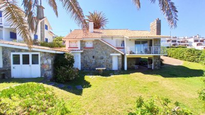 Alquiler temporal de espectacular casa en la Península - Punta del Este Ref. 4225