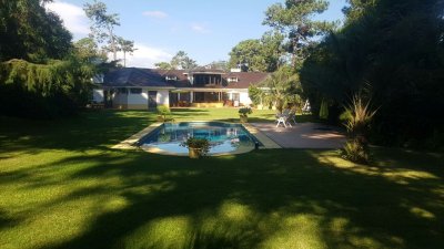 Amplia residencia en Punta del Este en venta y alquiler - Cantegril