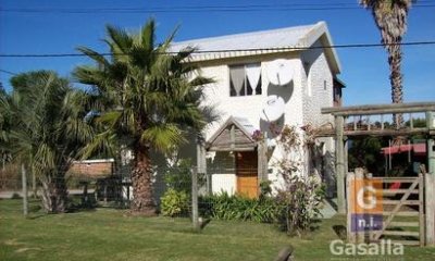 Casa en venta en El Chorro a 200 mts del mar - Ref. 1594