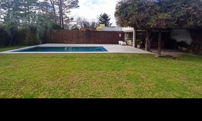 Excelente casa en venta y alquiler - Zona Pinares. Ref. 1627