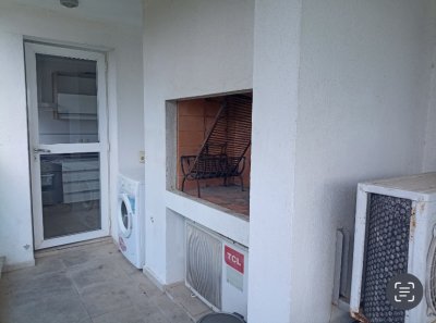 Apartamento en venta y alquiler de apartamento de 3 dormitorios en Punta del Este - MCH7423A