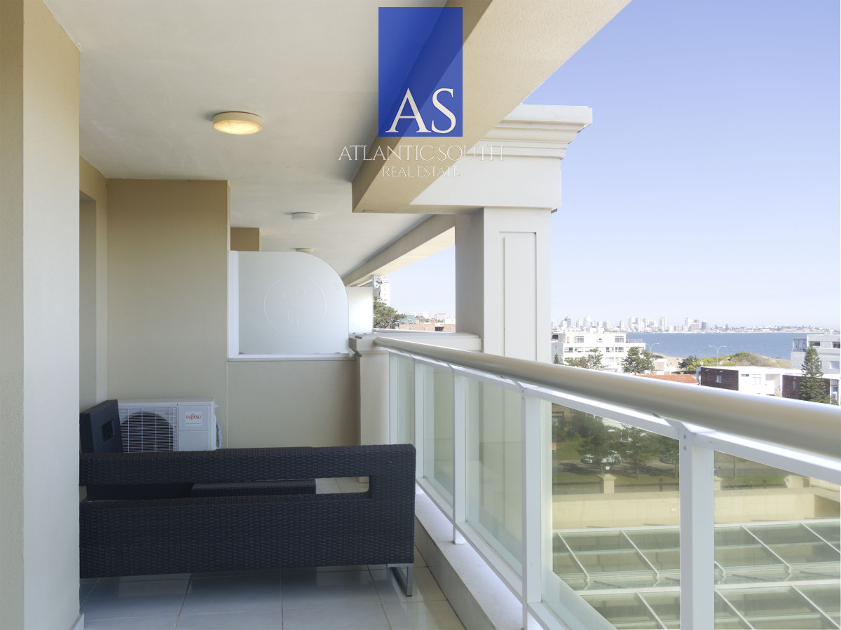 Apartamento ID.2044 - Venta departamento 3 dormitorios frente al mar en torre de categoría Punta del Este