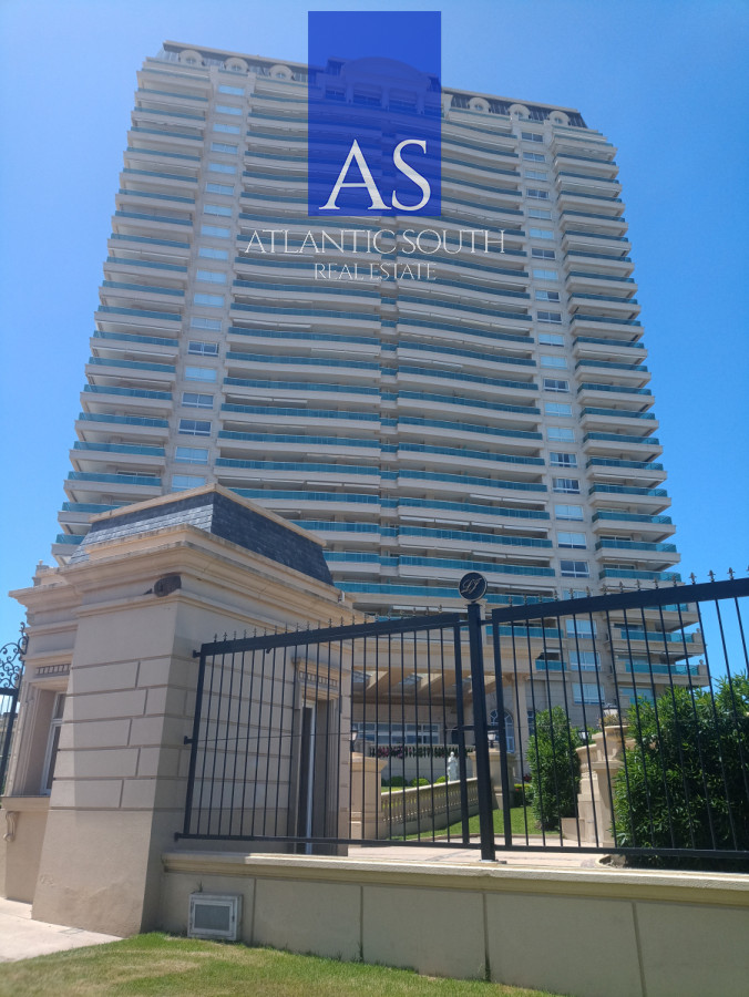 Apartamento ID.2044 - Venta departamento 3 dormitorios frente al mar en torre de categoría Punta del Este