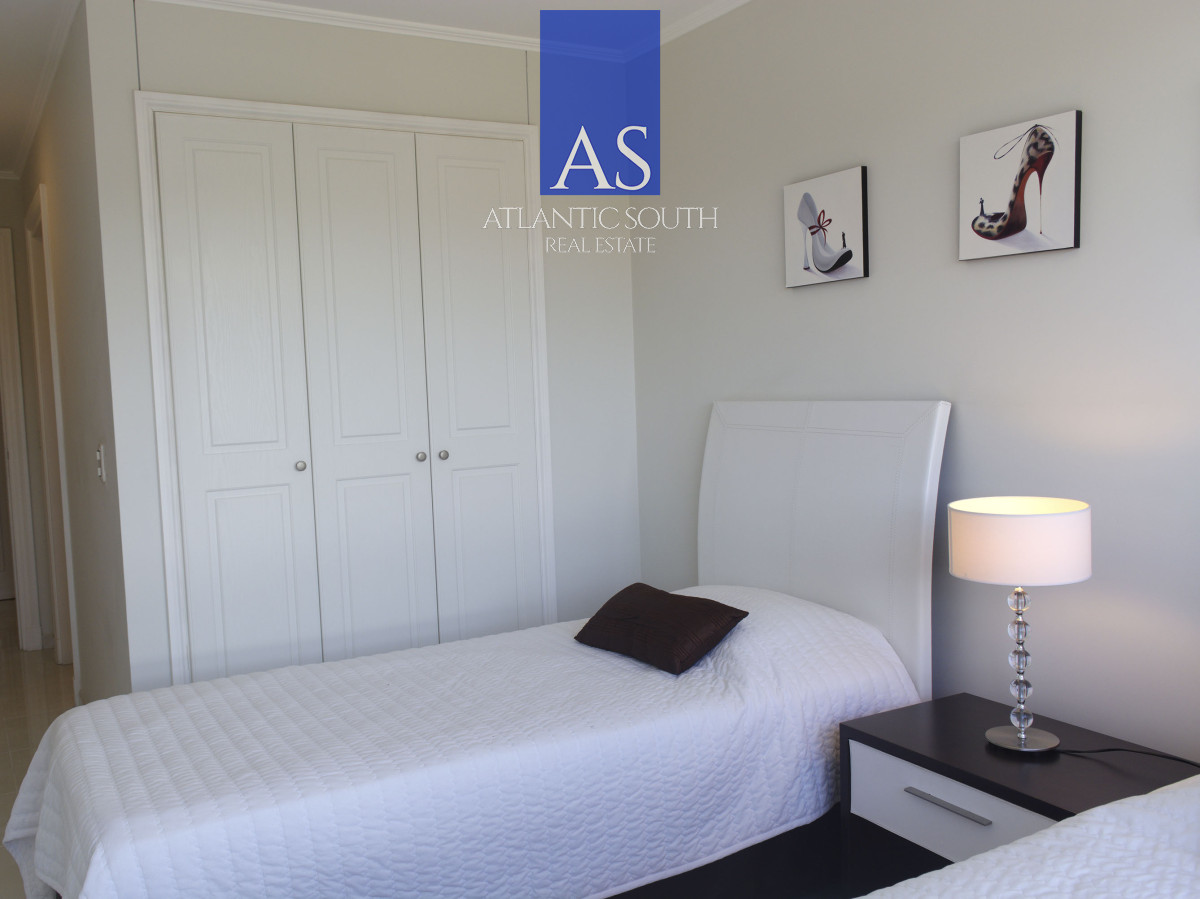 Apartamento ID.2044 - Venta departamento 3 dormitorios frente al mar en torre de categoría Punta del Este