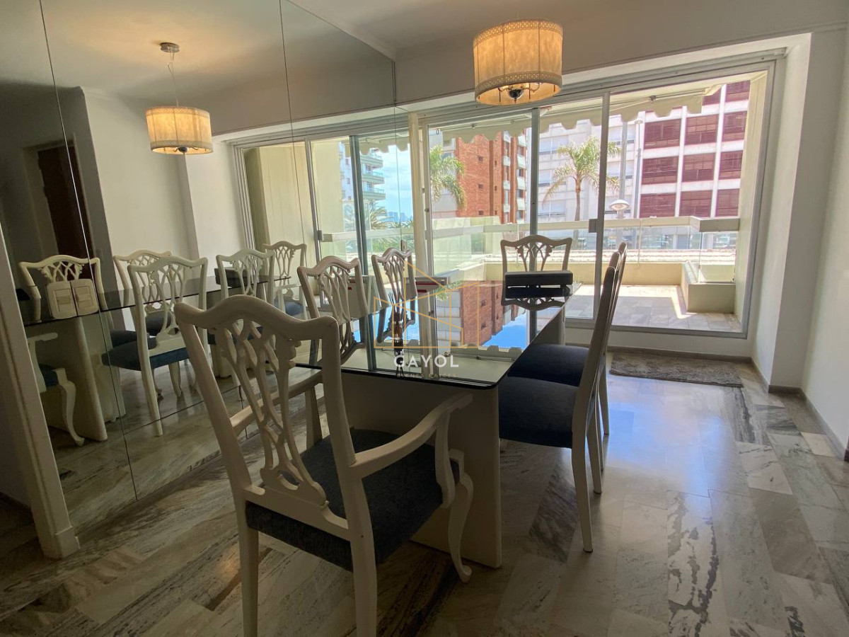 Apartamento ID.943 - Venta , tres dormitorios en Peninsula!