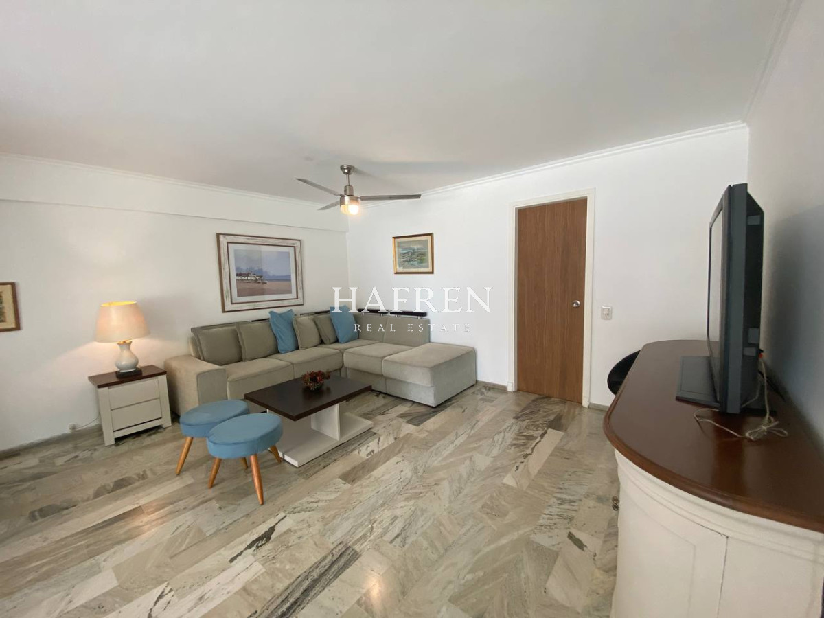 Apartamento ID.299 - Venta de apartamento, tres dormitorios en Peninsula!