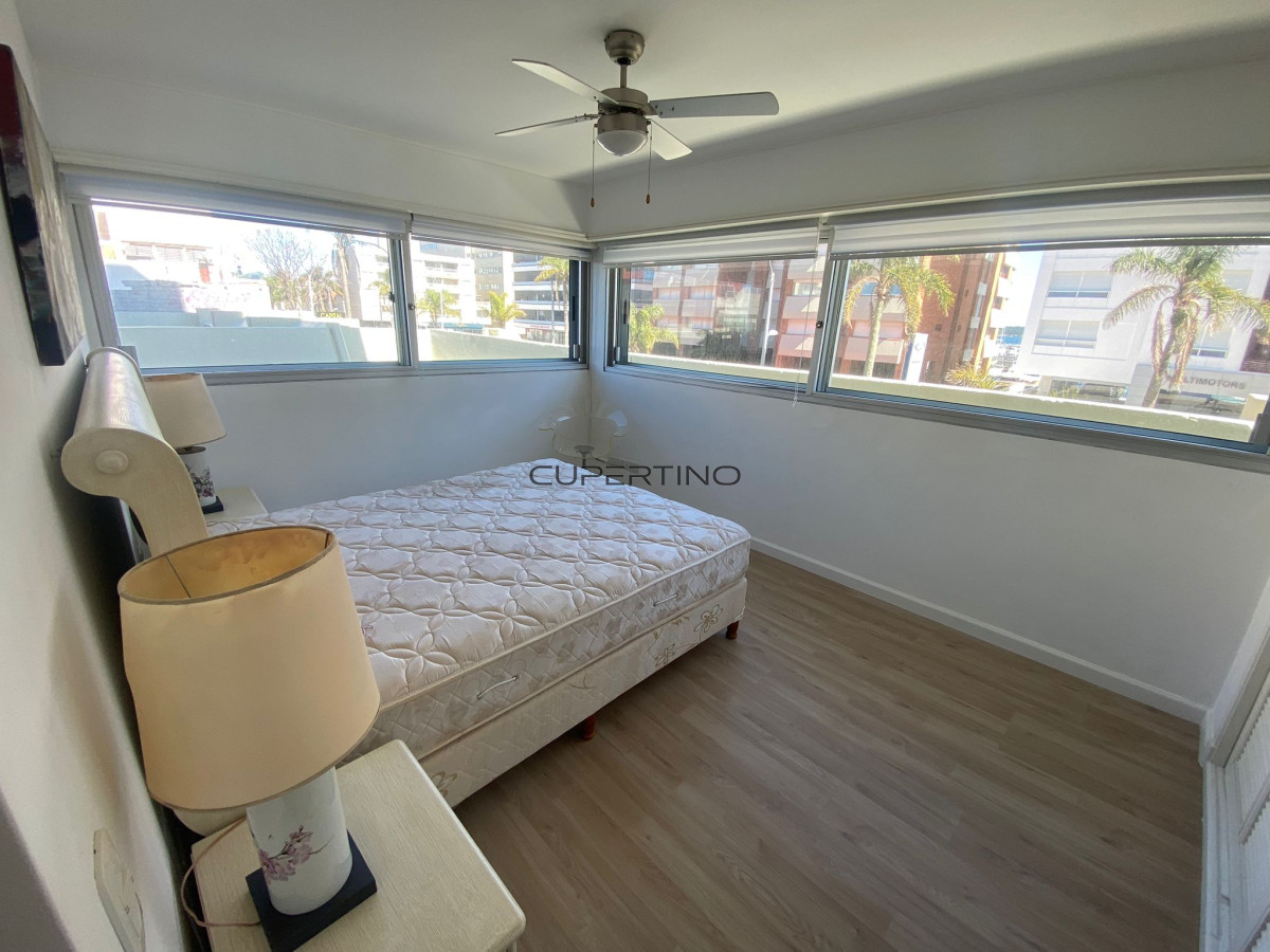 Apartamento ID.1800 - Venta , tres dormitorios en Peninsula!