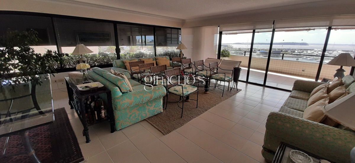 Apartamento ID.446 - Apartamento en Venta 3 Dormitorios - Punta del Este - Puerto 