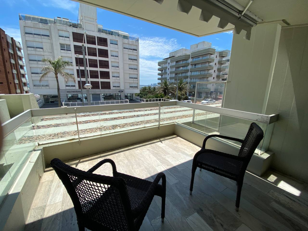 Venta , tres dormitorios en Peninsula!