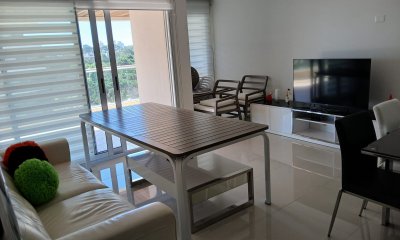 Venta  piso alto en Icon