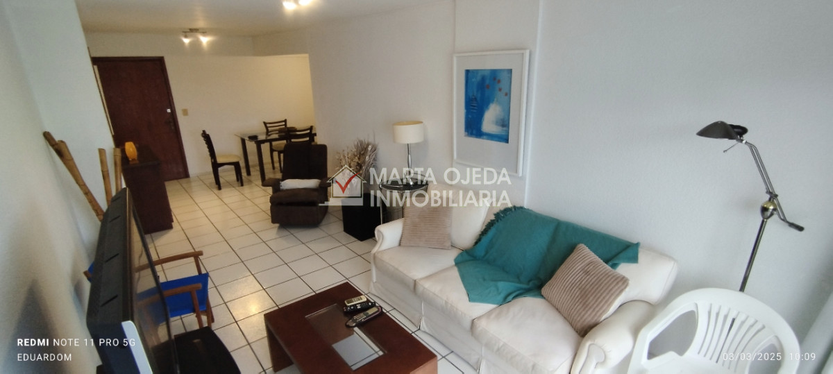 Apartamento ID.40682 - Muy lindo apartamento amplio con buena orientacion 2 dormitorio con garaje y servicios del complejo.